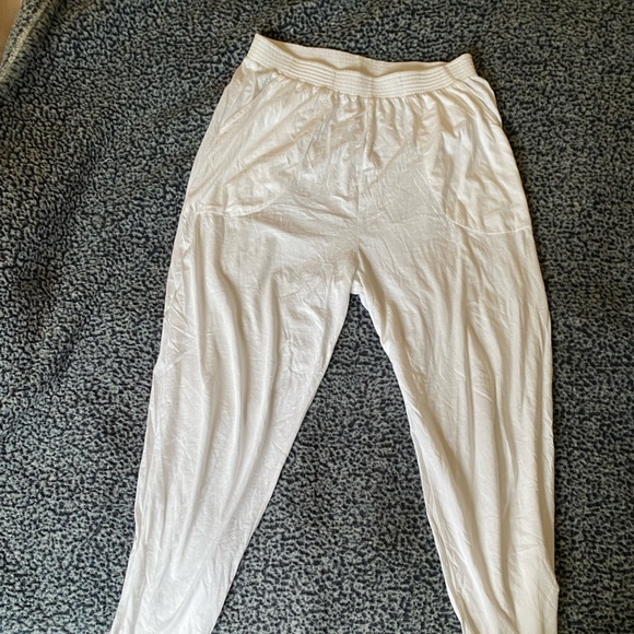 Sustainable White Harem pants - Picture 2 of 2